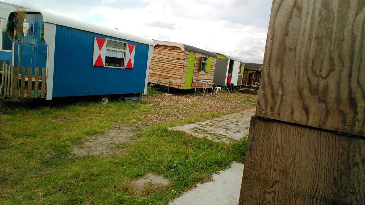 B&B Boerderij Rust, In Pipowagens! Den Helder Exteriör bild