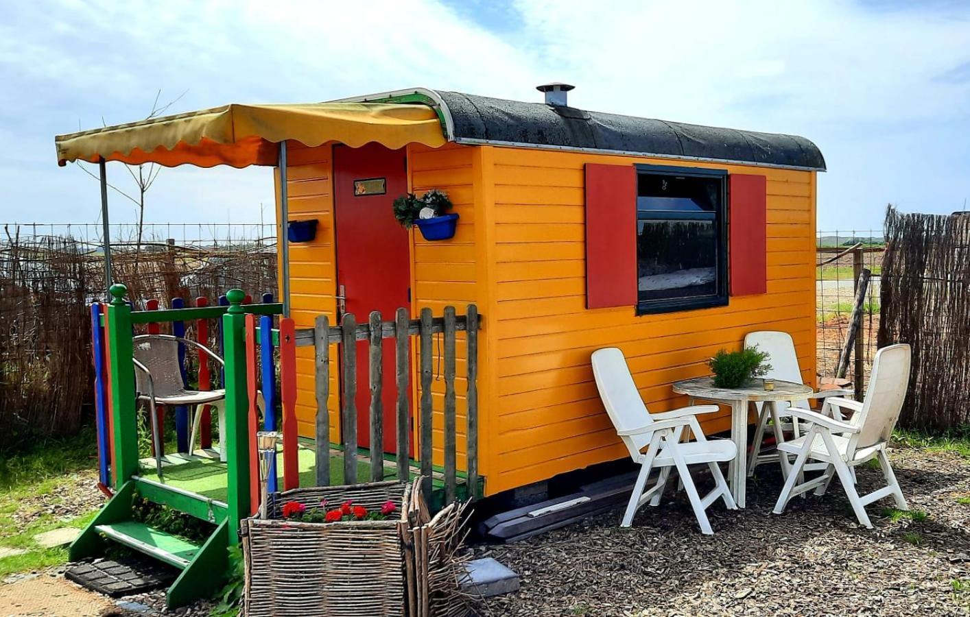 B&B Boerderij Rust, In Pipowagens! Den Helder Exteriör bild